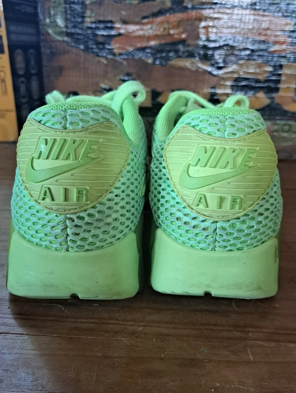 Nike WMNS Air Max 90 Ultra BR Sneakers Women's 7.5 Ghost/Electric Green 725061